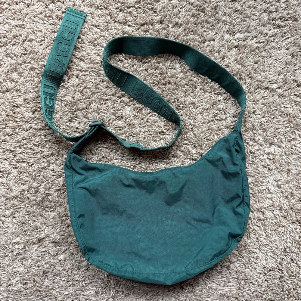 Baggu Large Nylon Crescent Shoulder Bag Purse Crossbody - Emerald Green
